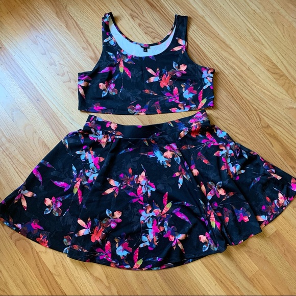 Torrid black floral scuba skater set - Picture 3 of 13